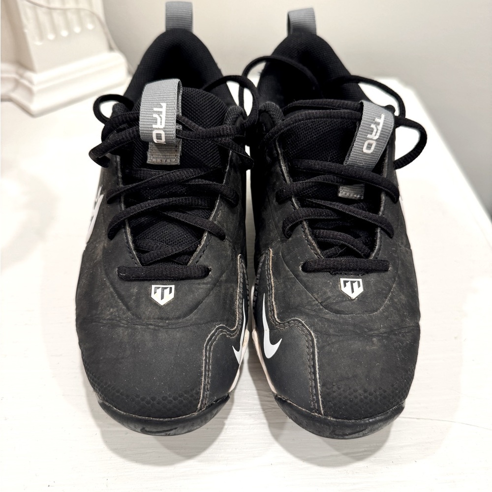 Sport Nike Kids cleat Black and white